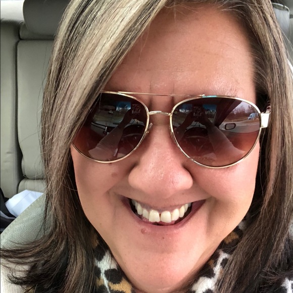 Foster Grant Cougar Sunnies - Picture 2 of 8